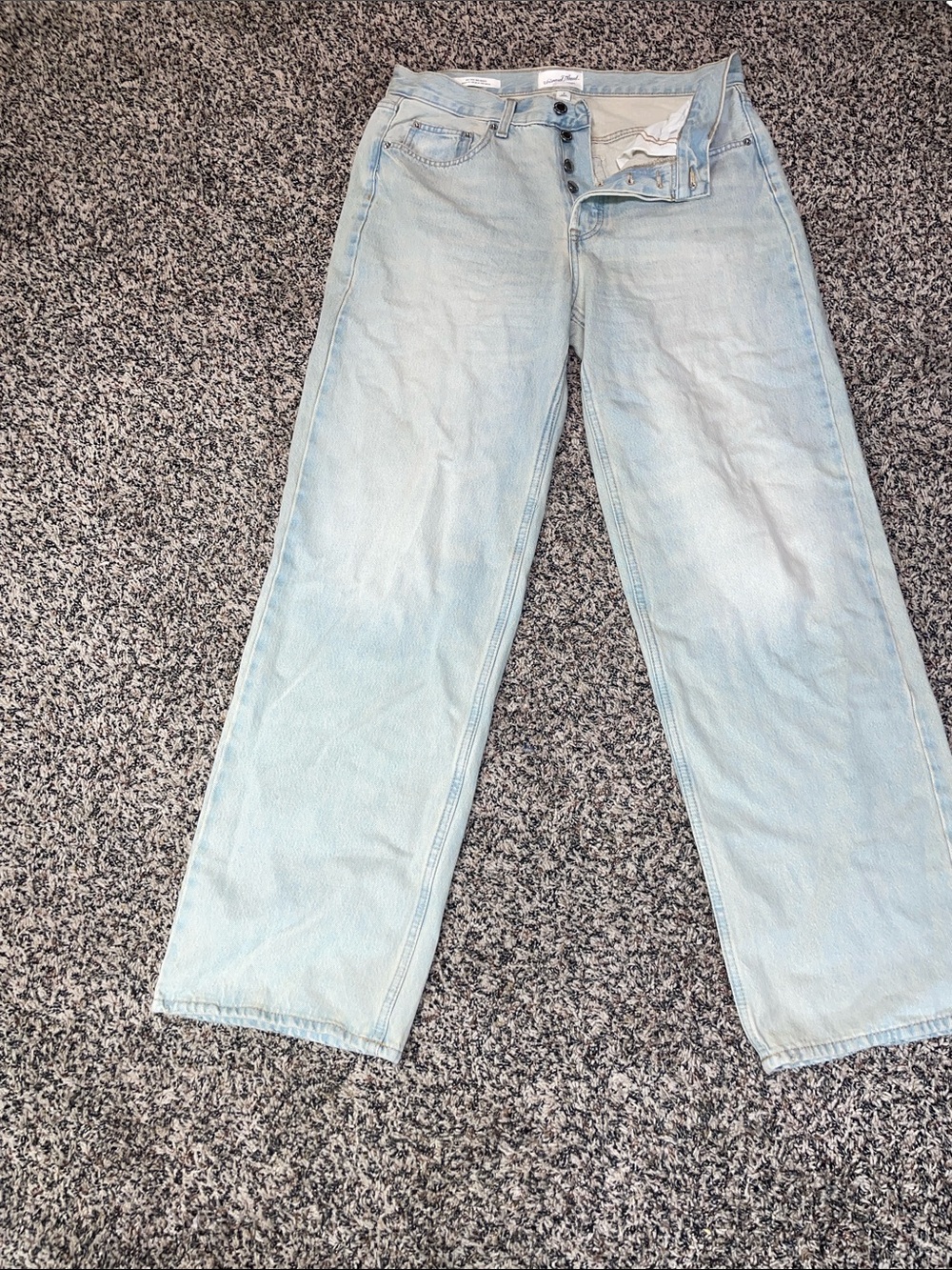 Universal Thread Woman’s Light Wash Yellow Blue Denim 90’s Baggy Jeans 6 NWOT